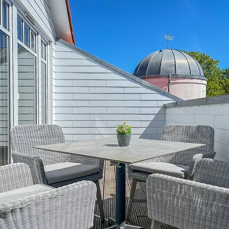 Baltischer Hof 63 *